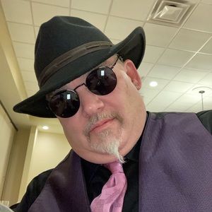 Meet your Posher, Gregory